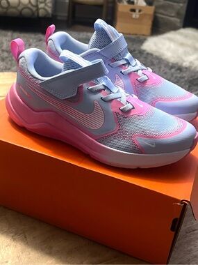 New 2.5 cosmic runner swoosh girl Nike Kids' Pink & Light Blue Athletic Sneakers